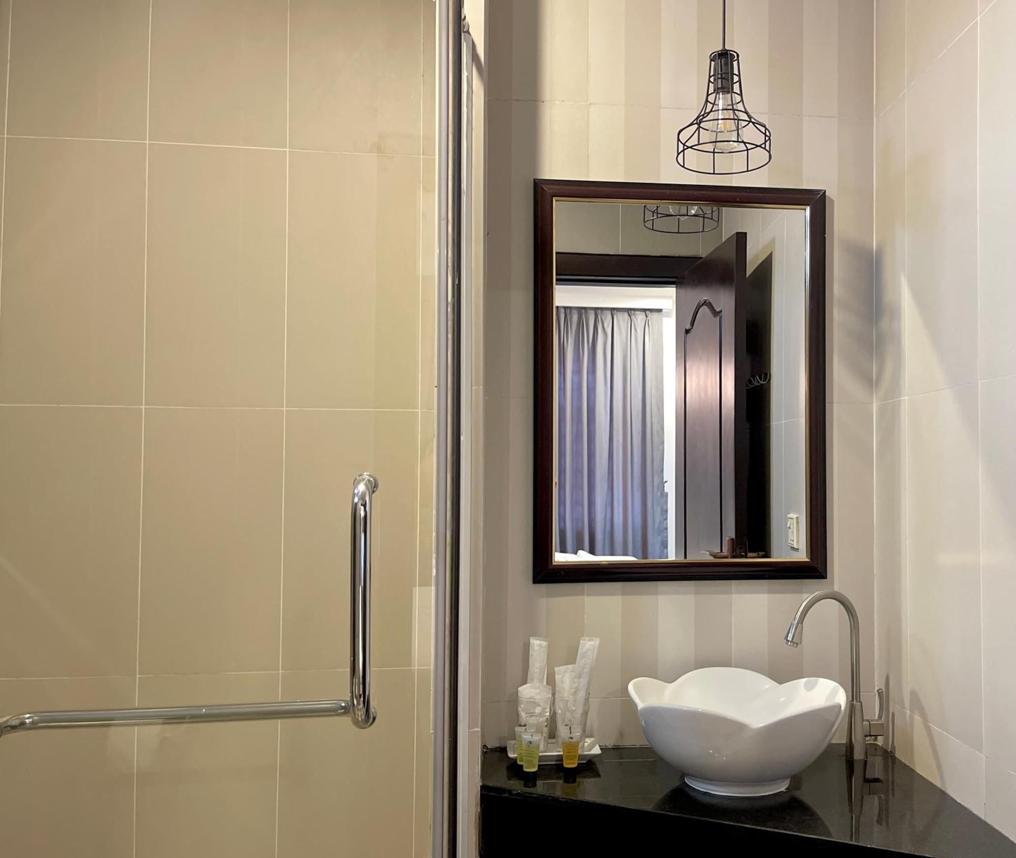 Times Hotel At Bassac Lane Пном Пен Екстериор снимка