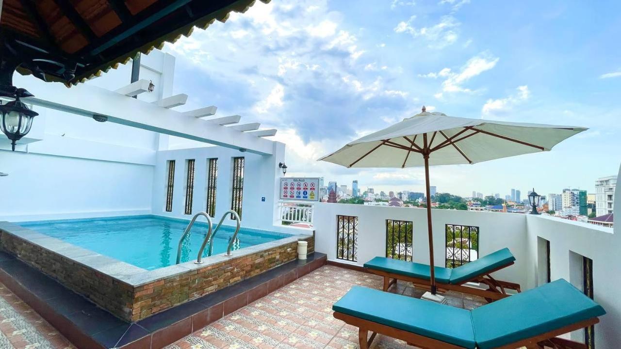 Times Hotel At Bassac Lane Пном Пен Екстериор снимка